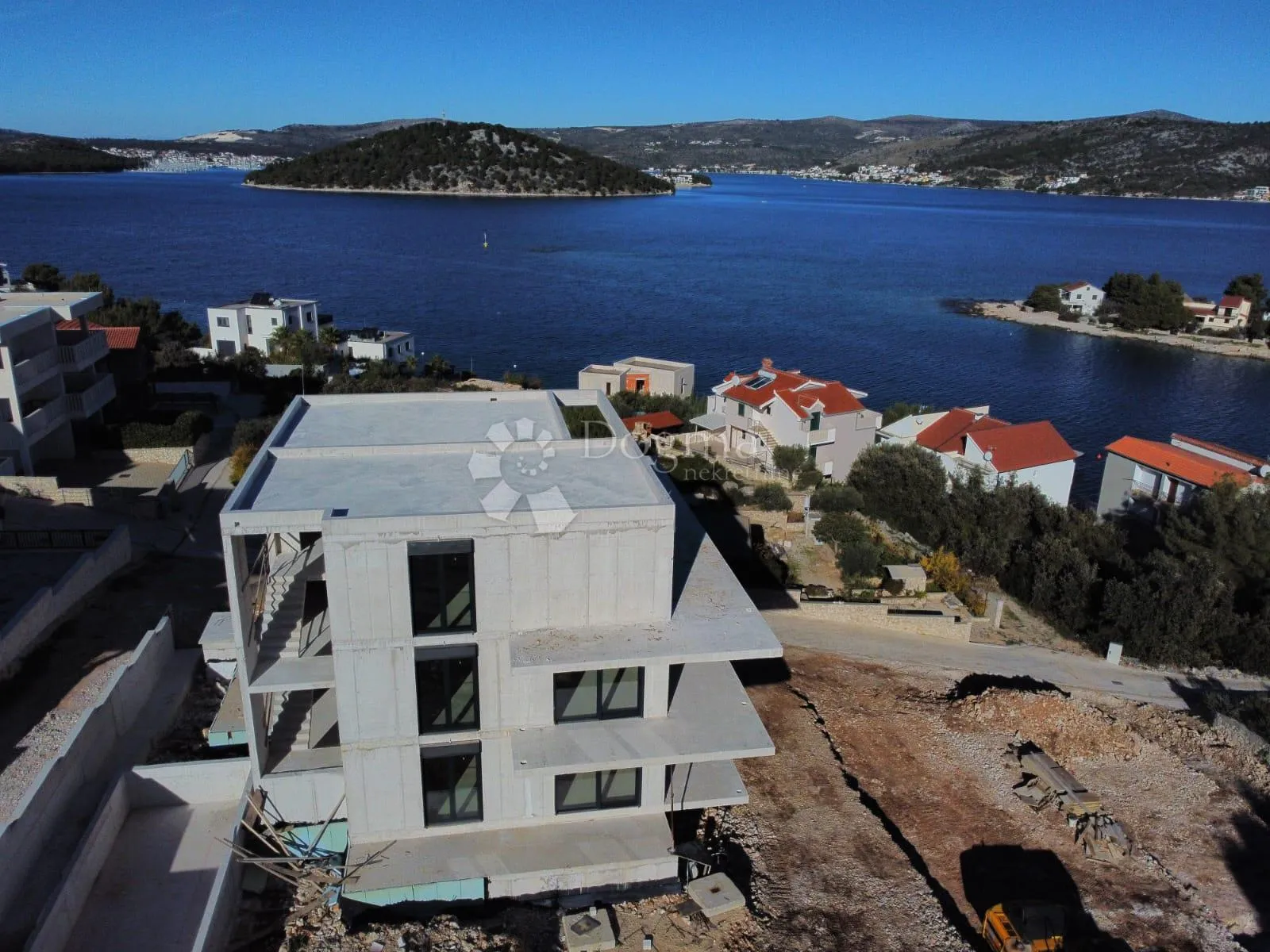ražanj- ekskluzivni penthouse s top pogledom - slika 9