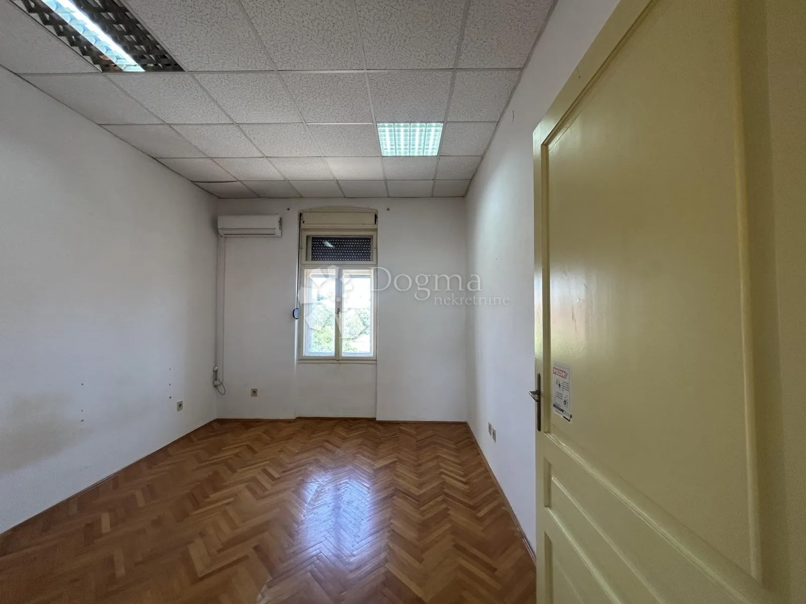 centar rovinja | 72,5 m² | pogled na more i stari grad | garaža + vrt - slika 7