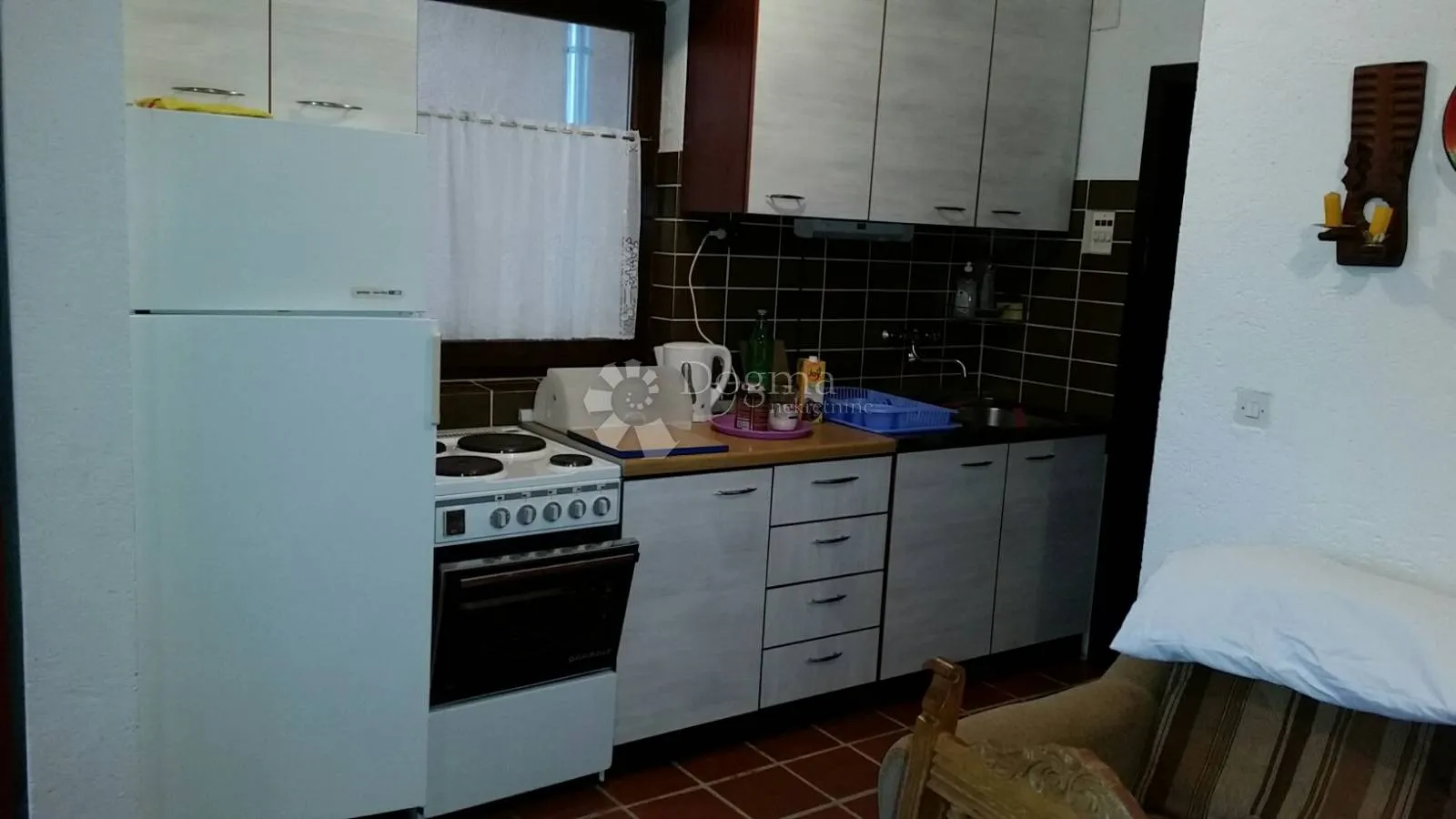 bribir - kuća sa tri stana - slika 5