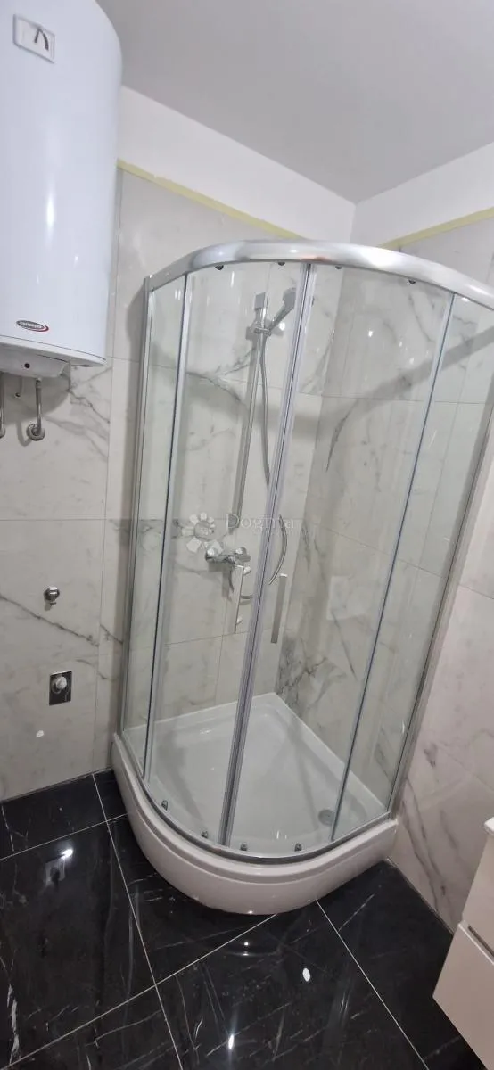 kaštanjer – novogradnja, 4.kat 44 m² s balkonom i liftom - slika 8