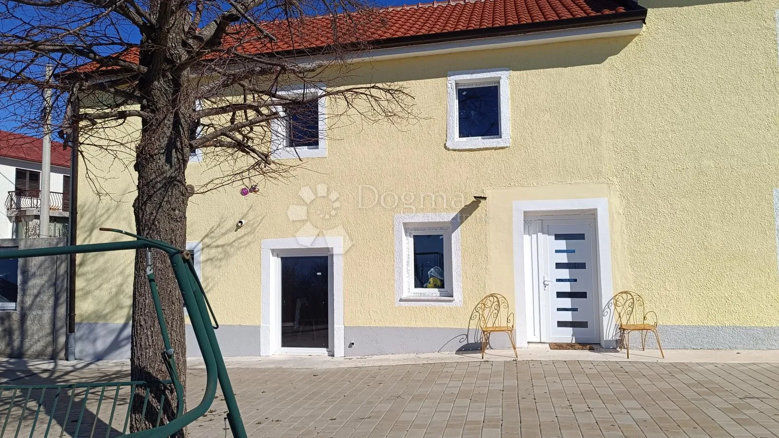 hreljin, kuća sa 2 dvoetažna stana, okućnica, parking - slika 3