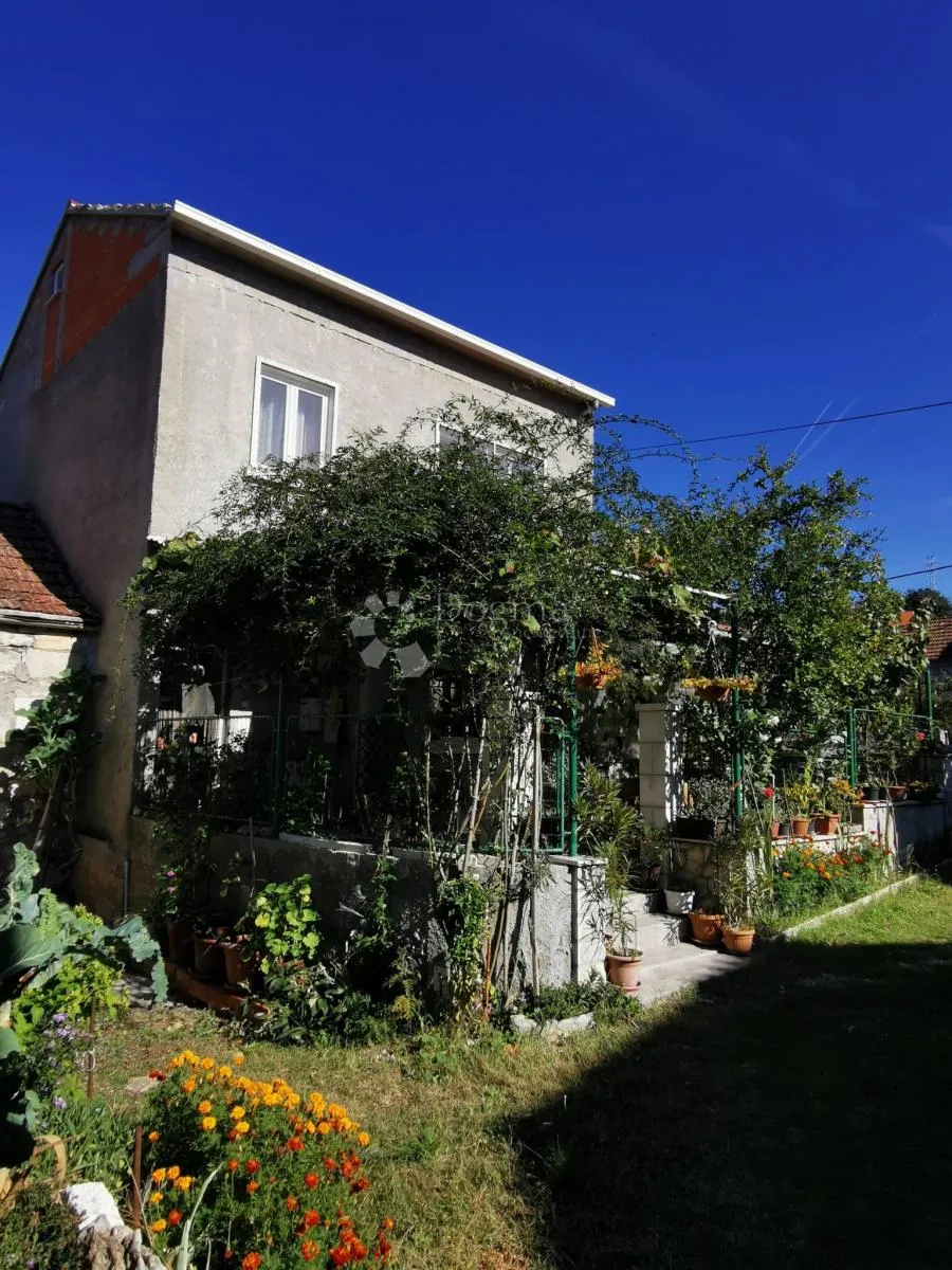 obiteljska stambena kuća useljiva odmah - prilika, hitno - slika 28