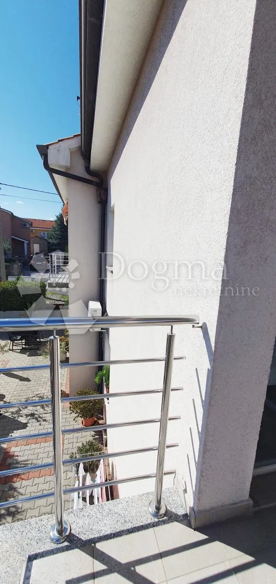 drenova, etaža kuće sa dva odvojena stana i okućnicom - slika 19
