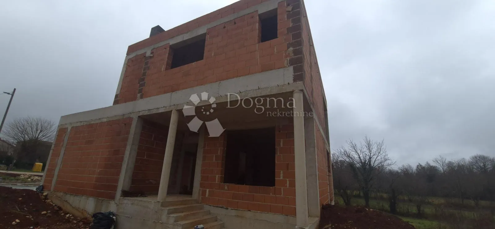 kuća s bazenom u roch bau fazi nedaleko barbana - slika 41