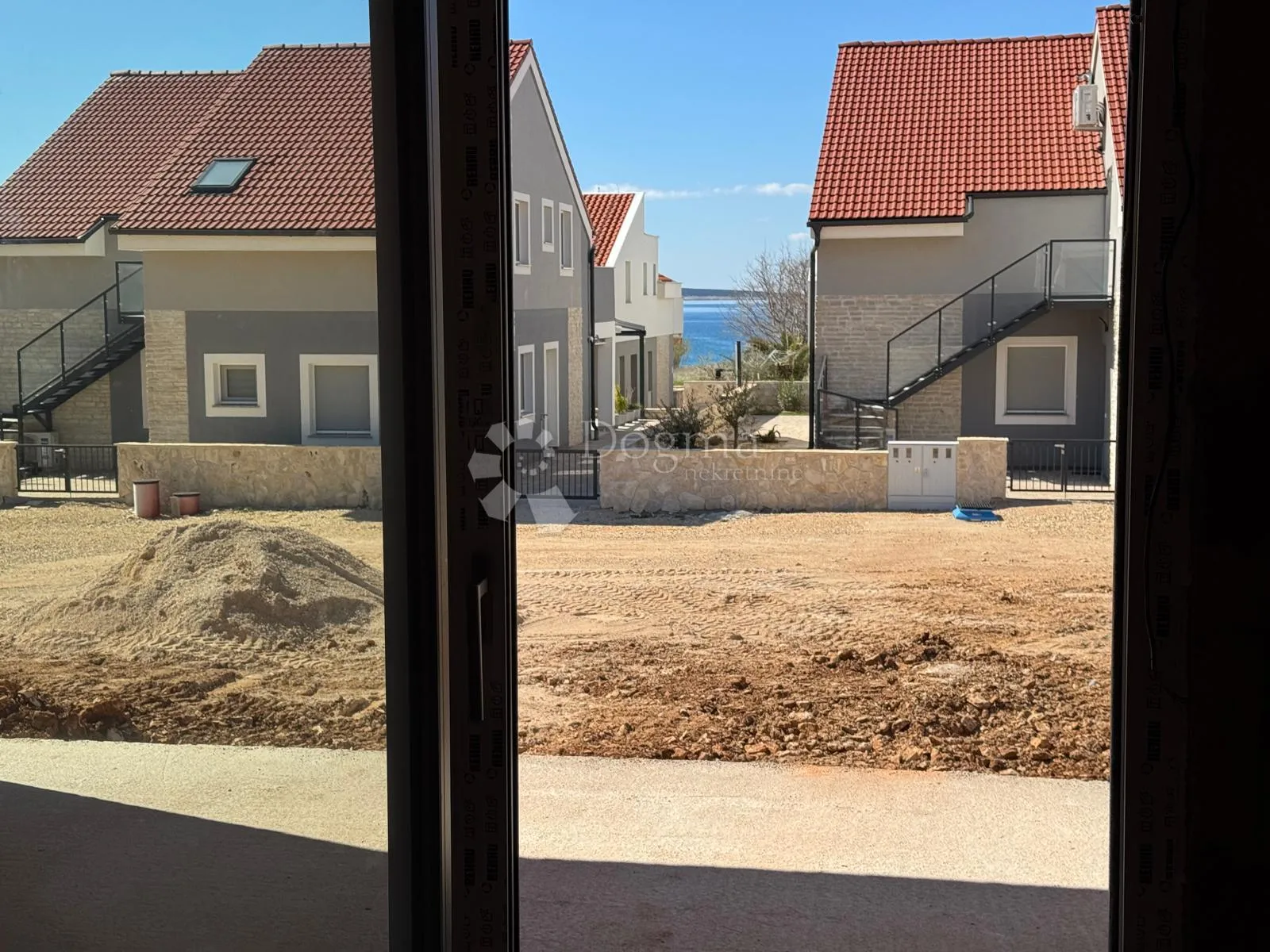 prodaje se apartman novalja gajac novogradnja s1 prizemlje - slika 29