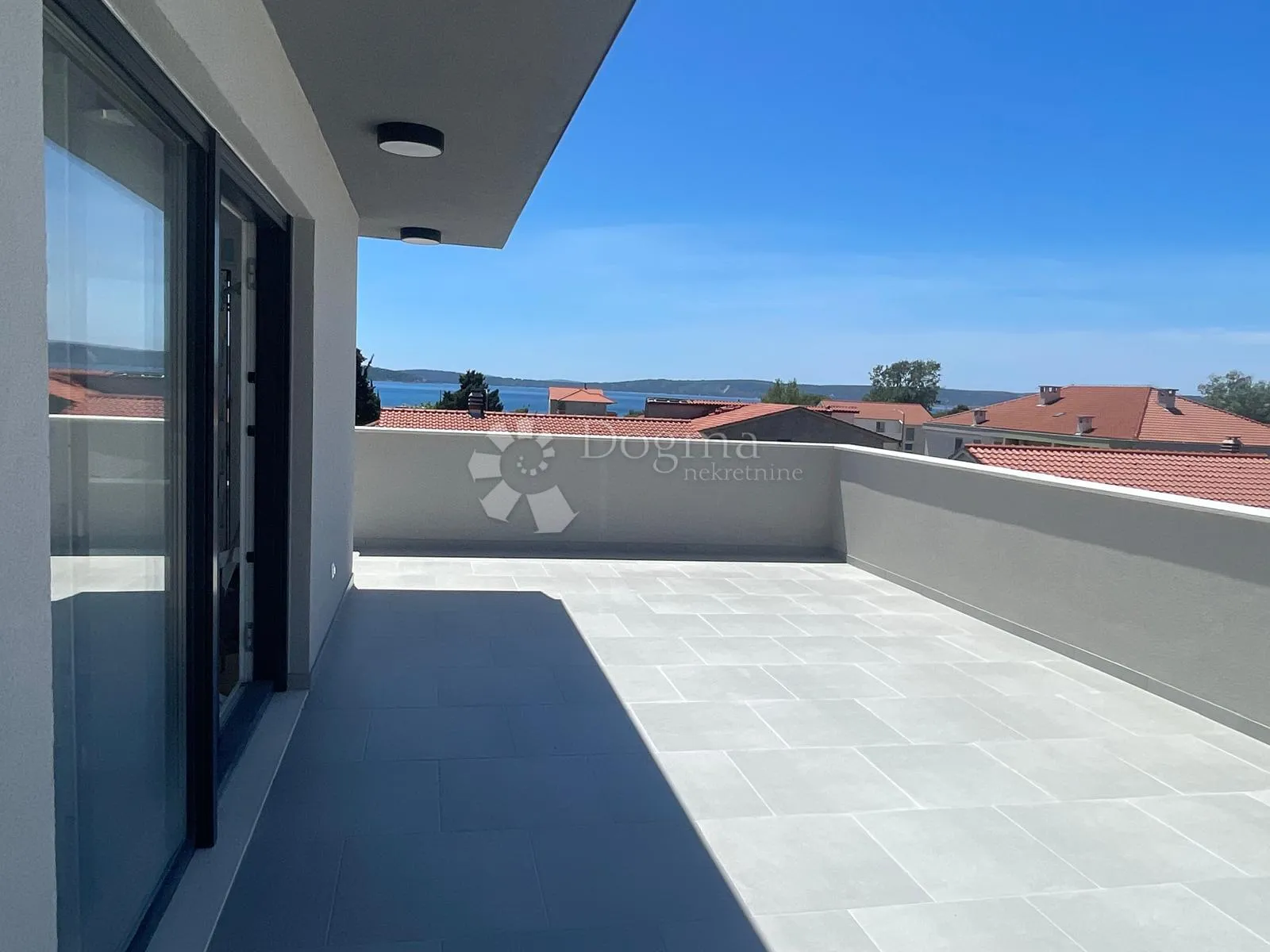 dvoetažni stan 200 m od mora - slika 14