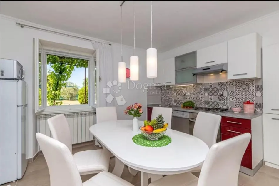 dugoročni najam – kuća lilla, 69 m² + 800 m² privatne okućnice, loborika - slika 11