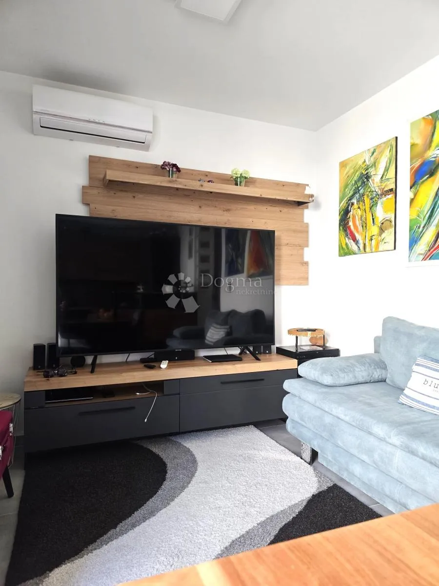 top stan sa dvorištem u novogradnji - slika 8