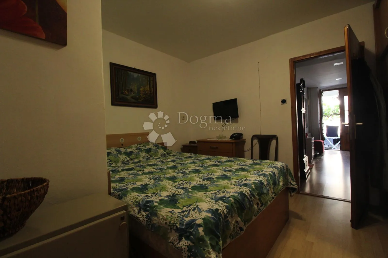 belveder stan sa 150m2 okućnice - slika 11
