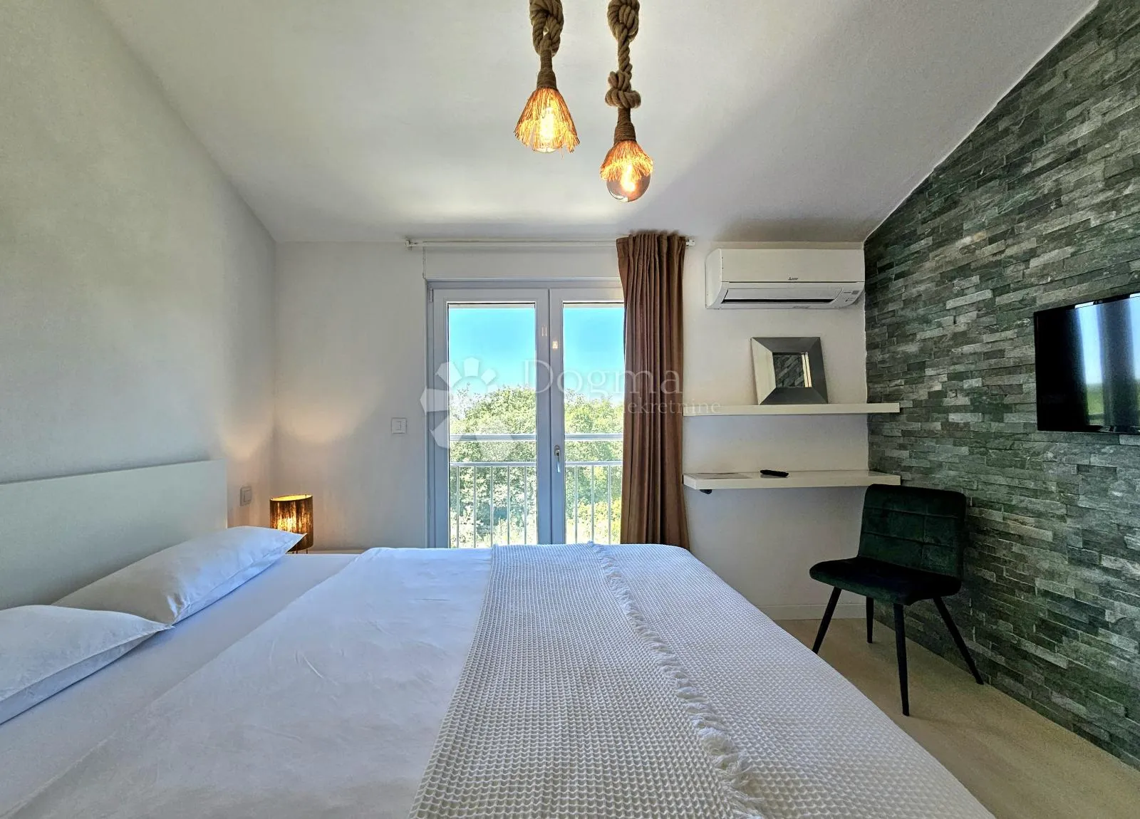 apartmanska kuća (4 jedinice) spremna za turizam - slika 37