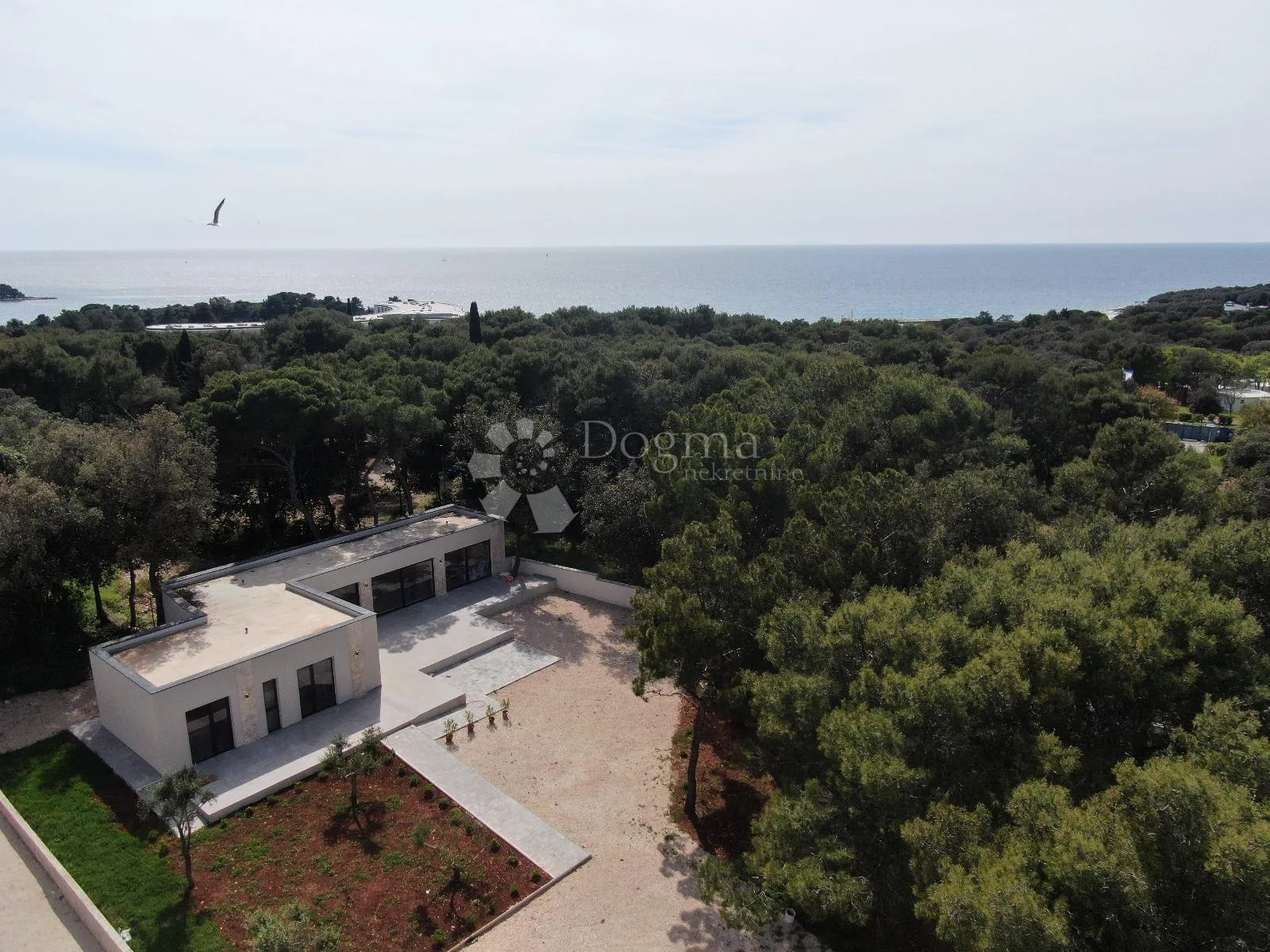 istra ,rovinj -moderna vila sa prostranom okućnicom ! - slika 5