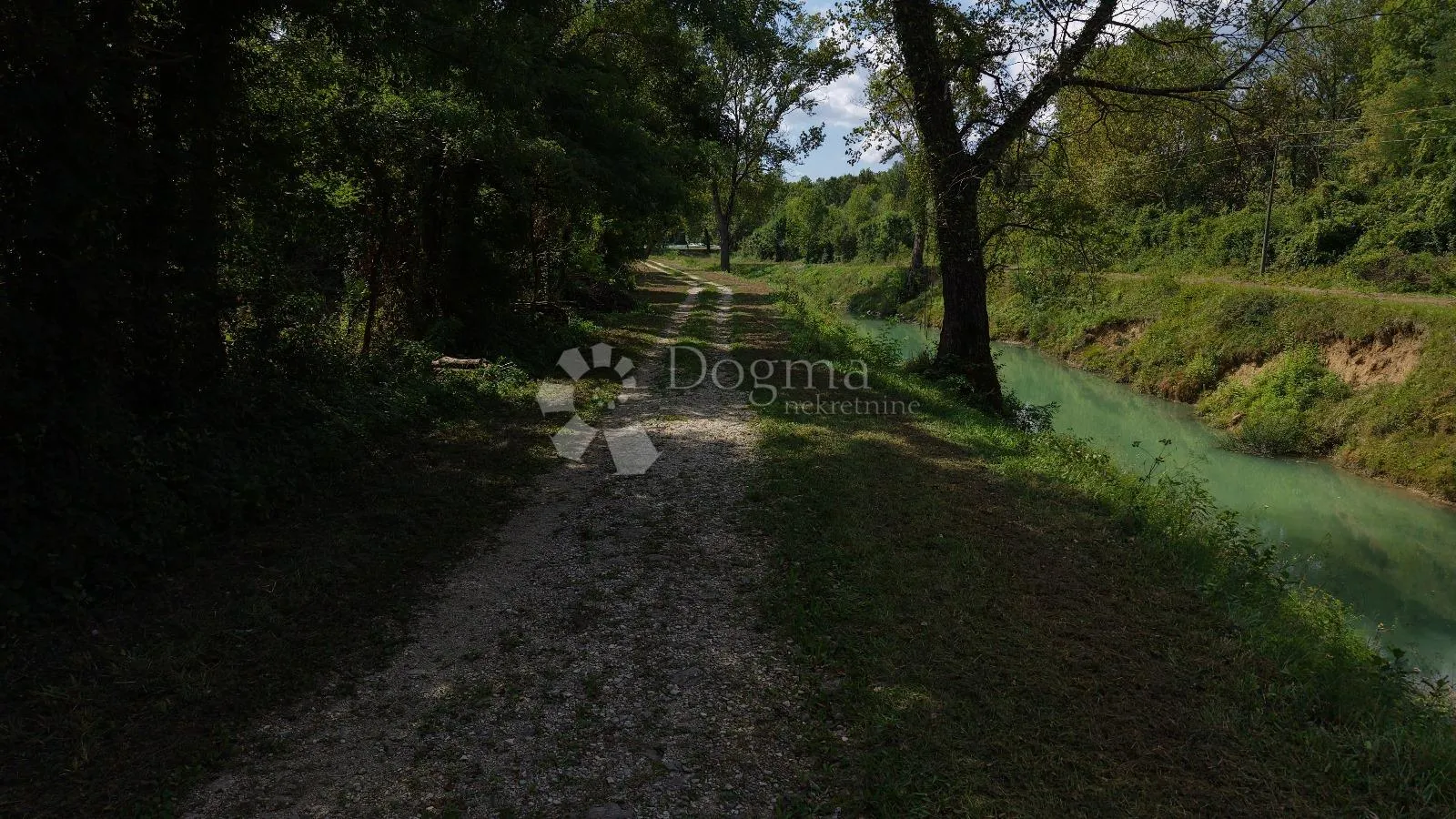 pojoprivredno zemljište 1002 m2, uz rijeku mirnu - slika 10