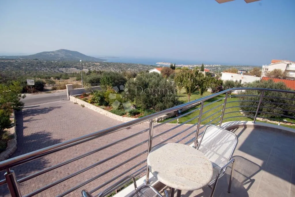 prodaje se – vila s neprocjenjivim pogledom na more, otoke i primošten - slika 20
