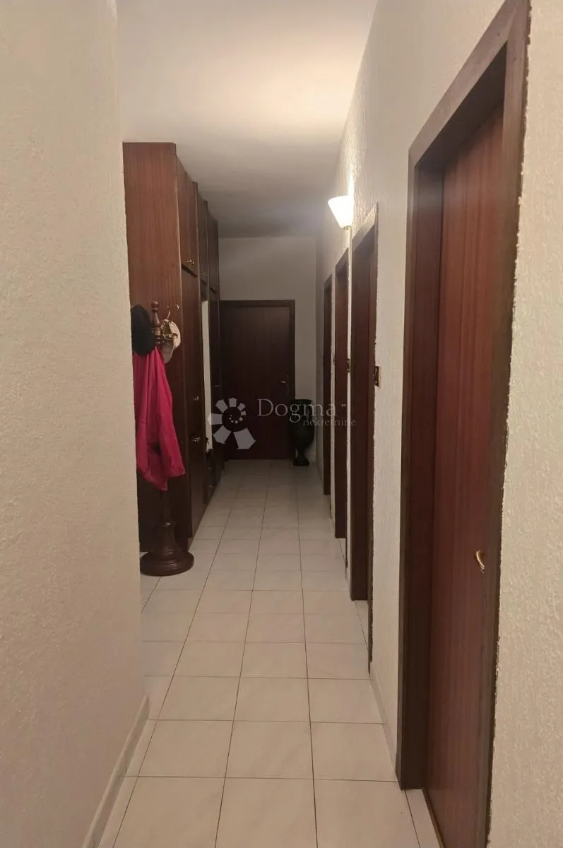 velika kuća s više mogućnosti- drenova - slika 8