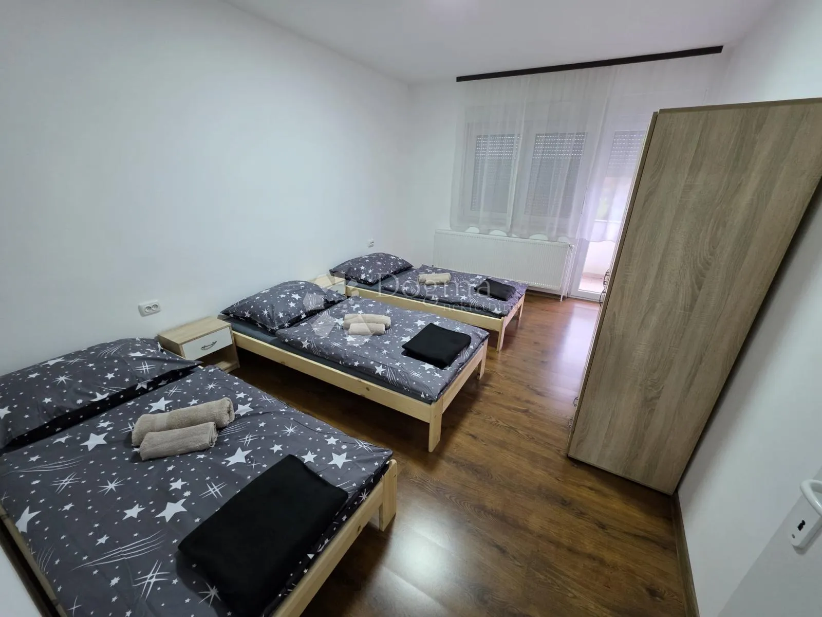 kuća za radnike – smještaj za više osoba, potpuno opremljena - slika 16
