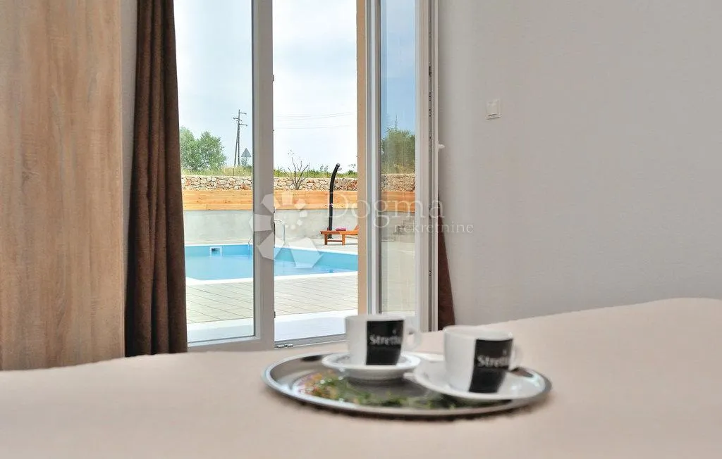 vila na osami - slika 26