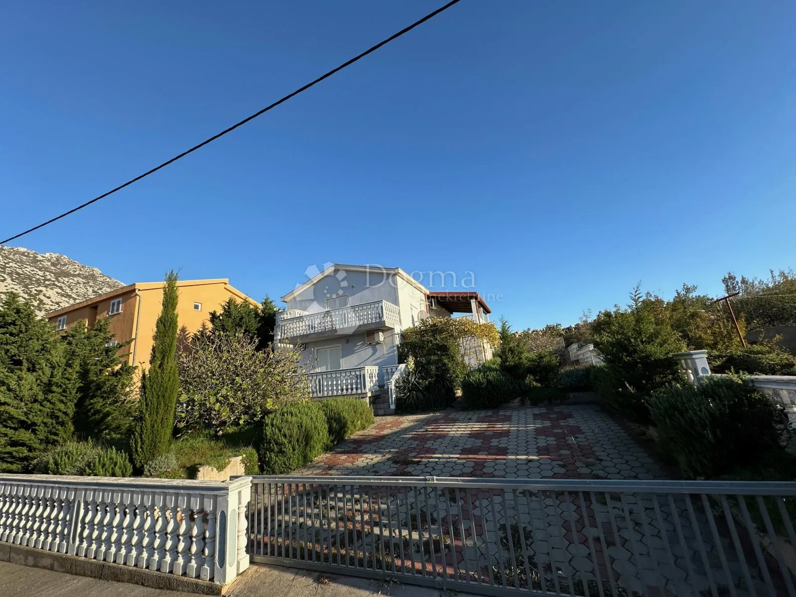 cesarica kuća novije gradnje sa 4 apartmana - slika 12