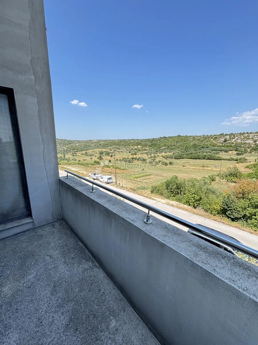 ićevo – obiteljska kuća s prostranom okućnicom, blizina skradina - slika 2