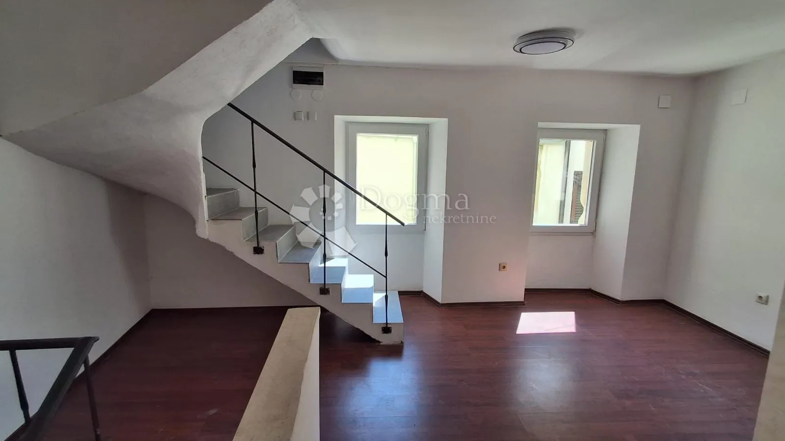 hitna prodaja- kuća medulin centar - slika 18