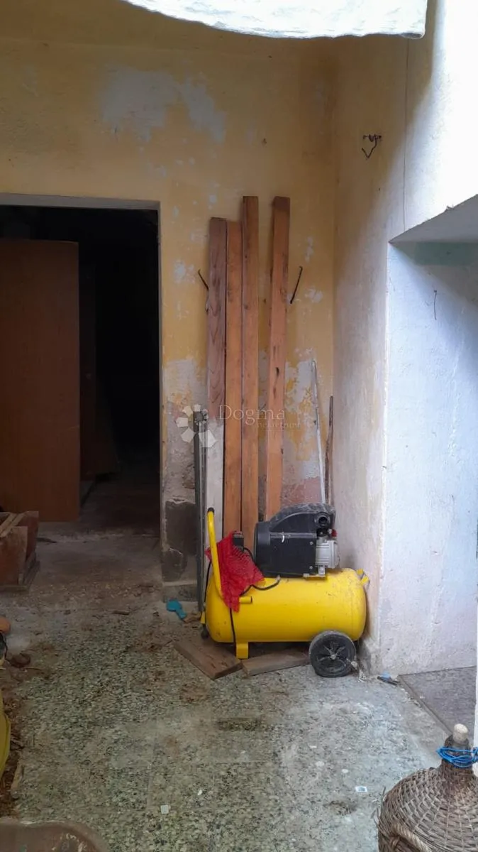 kamena oaza u srcu vele luke – 200m od mora, s konobom i dvorom - slika 9