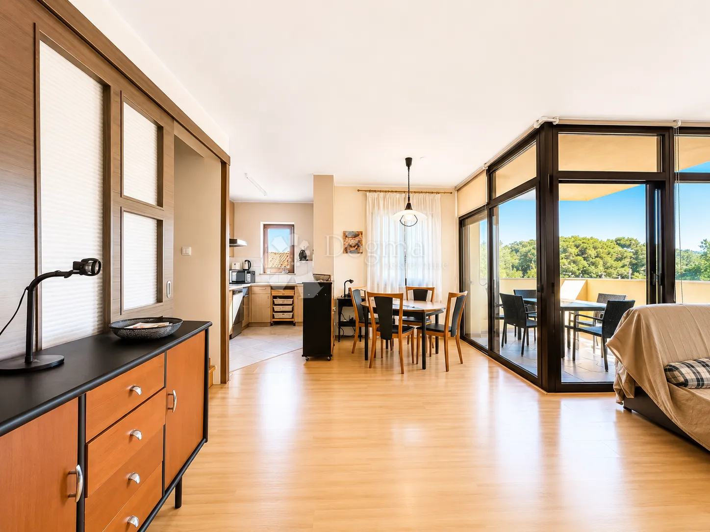 prilika! rovinj - stan 86m2 + terasa + parking - slika 4