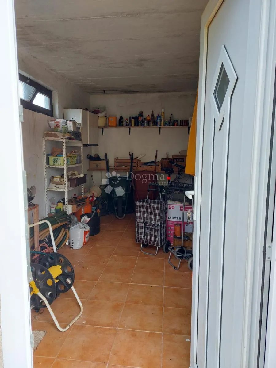 kopija od božava dugi otok samostojeća kuća sa visokim potkrovljem - slika 8