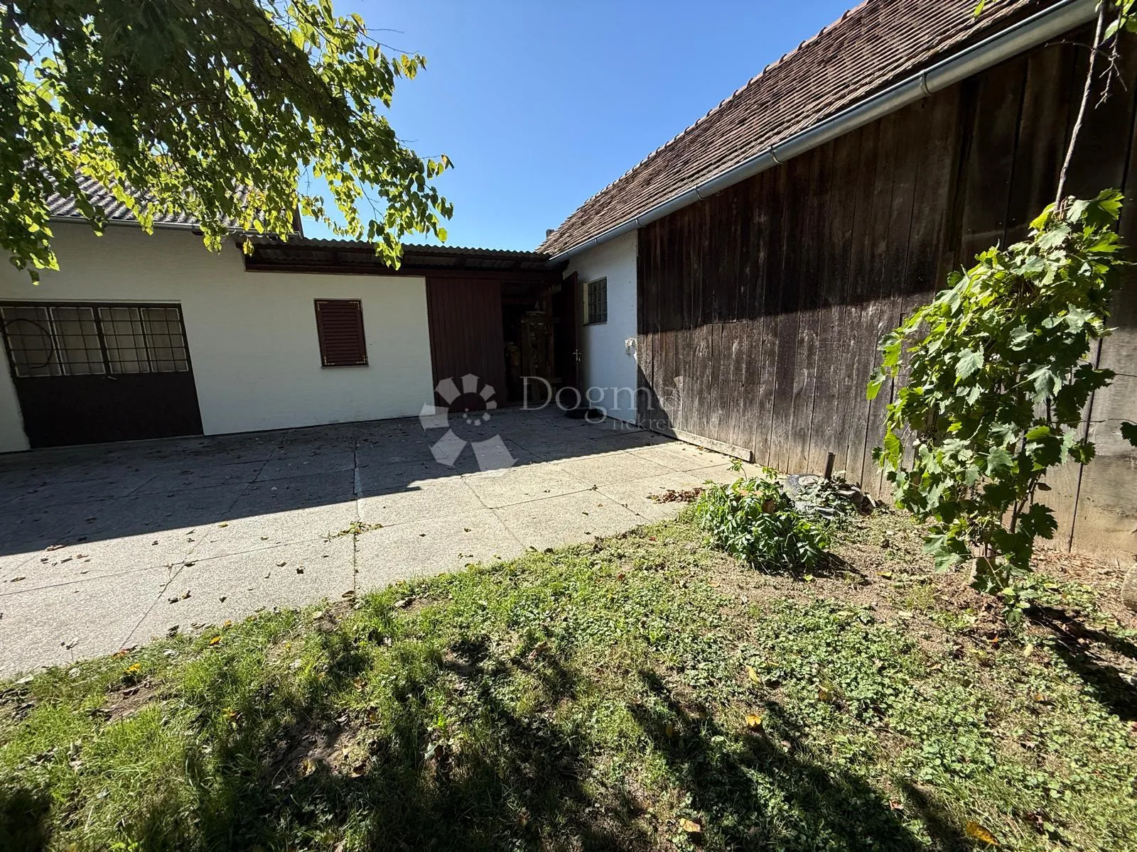 lijepa kuća kod dugog sela s velikom okućnicom - slika 8