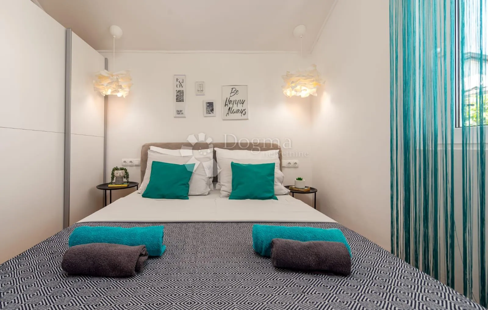 tri apartmana s bazenom - slika 60