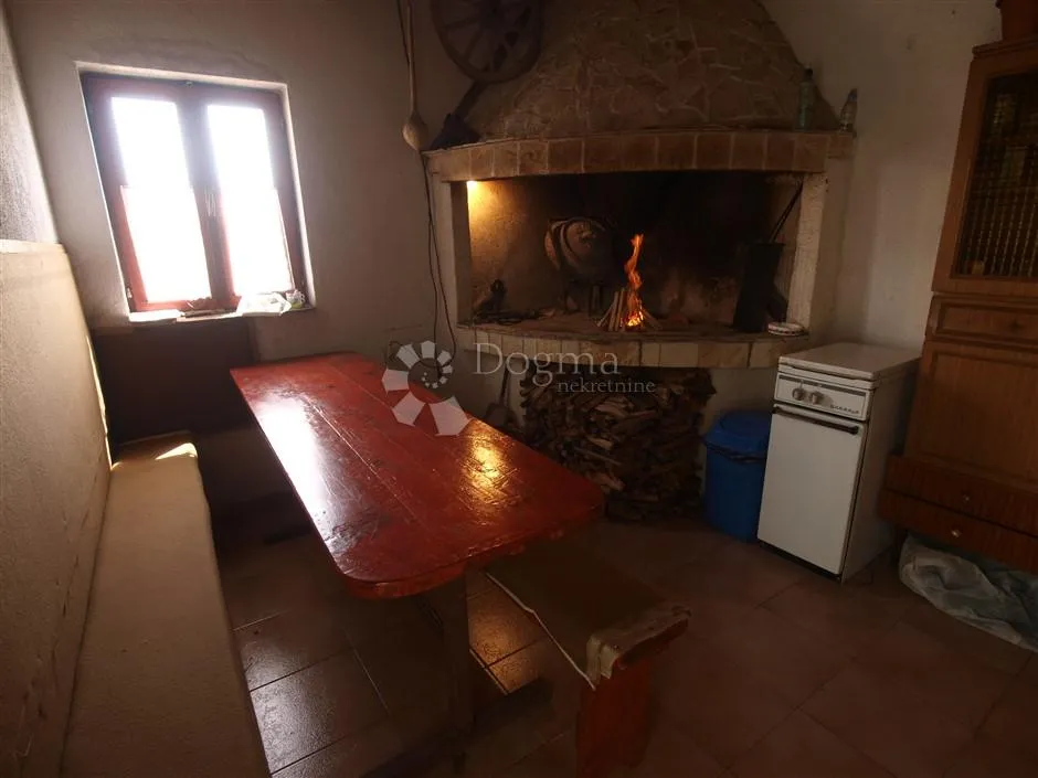 kuća s apartmanima, bazenom i garažom – okrug gornji - slika 6