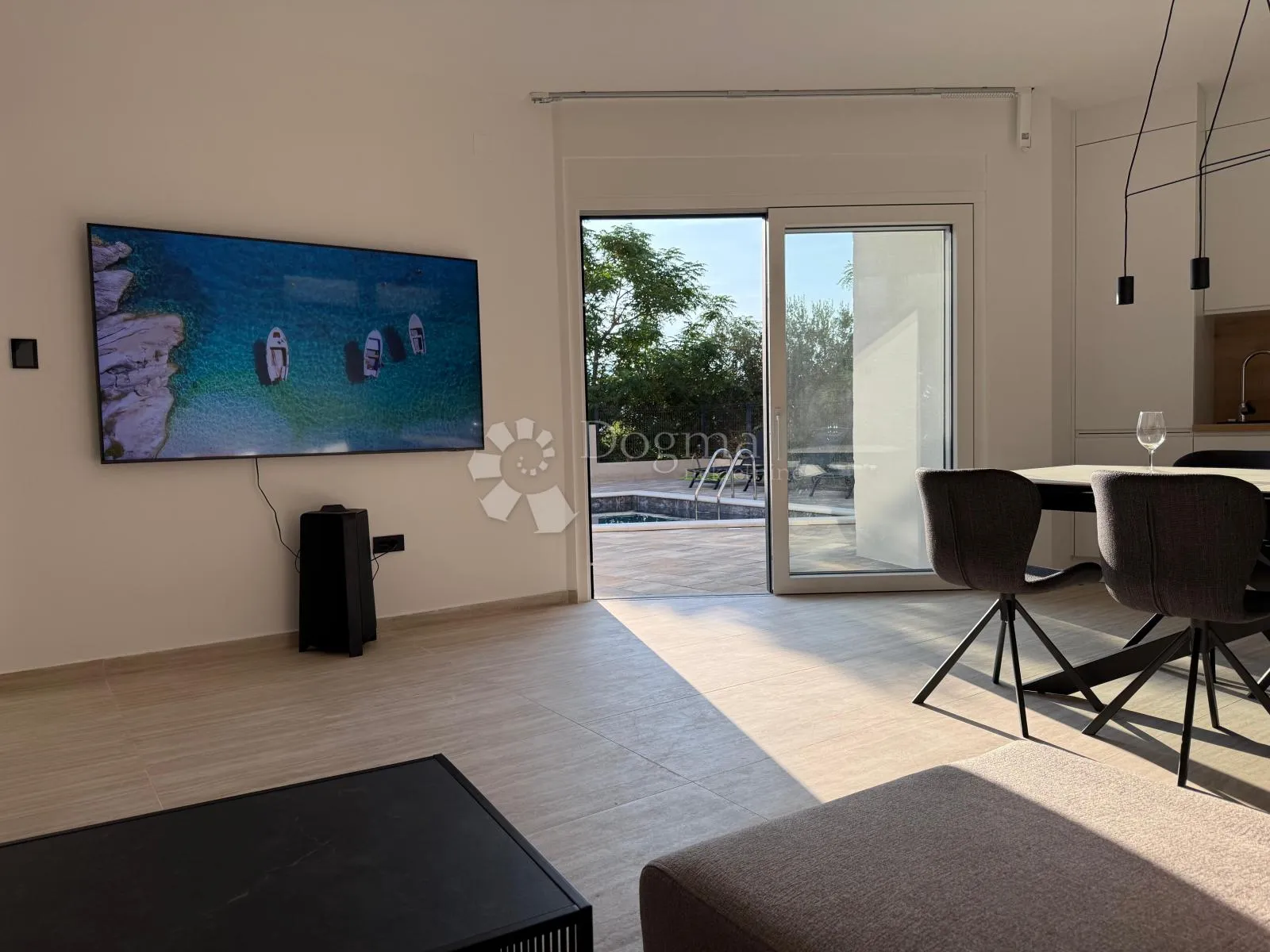 pag, luksuzna vila s bazenom-80m od mora - slika 14