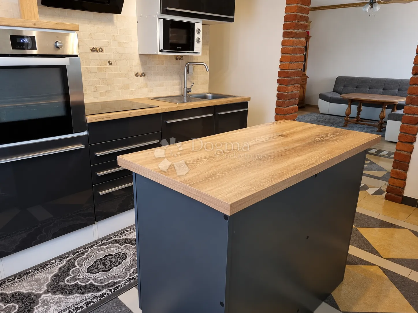 kuća s potencijalom u retkovcu – 330 m2, mogućnost 3 stana - slika 2