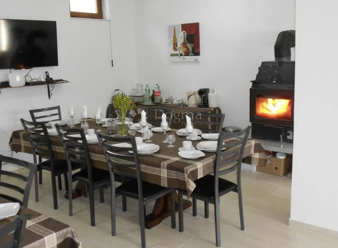 resort u srcu like nadomak plitvica - uhodan posao !!! - slika 10