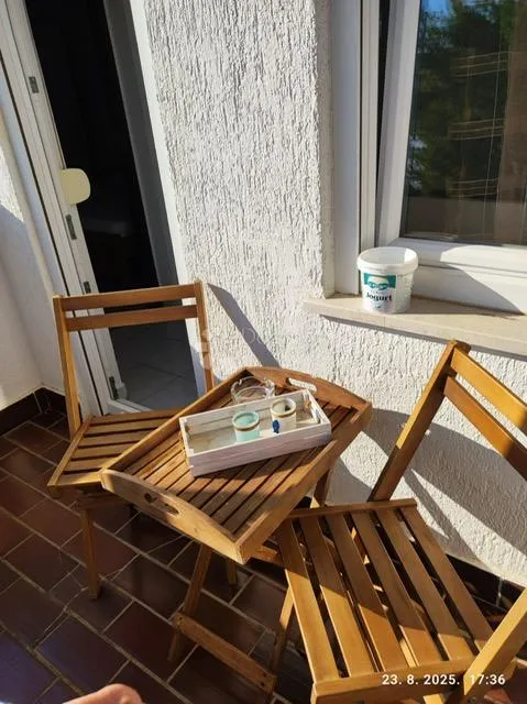 objekt sa tri zasebna apartmana, tražena lokacija kraj mora - slika 23