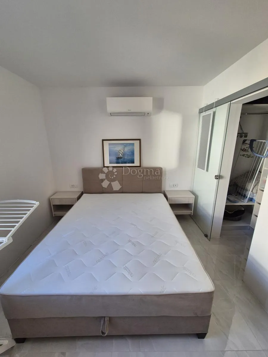 višestanbena kuća s 11 apartmana - slika 42