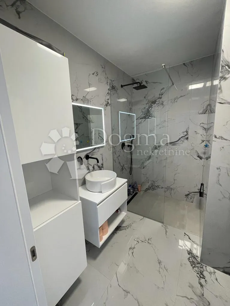 bibinje - potpuno opremljen penthouse s bazenom na krovnoj terasi - slika 9