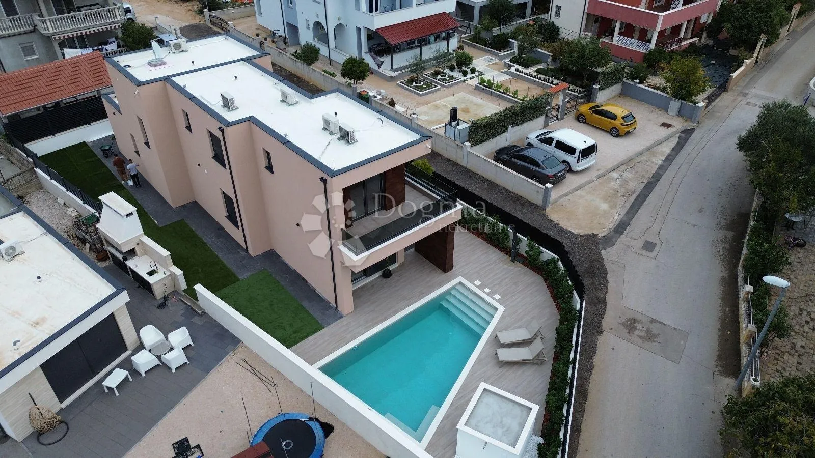 luksuzna vila s bazenom – vodice - slika 5