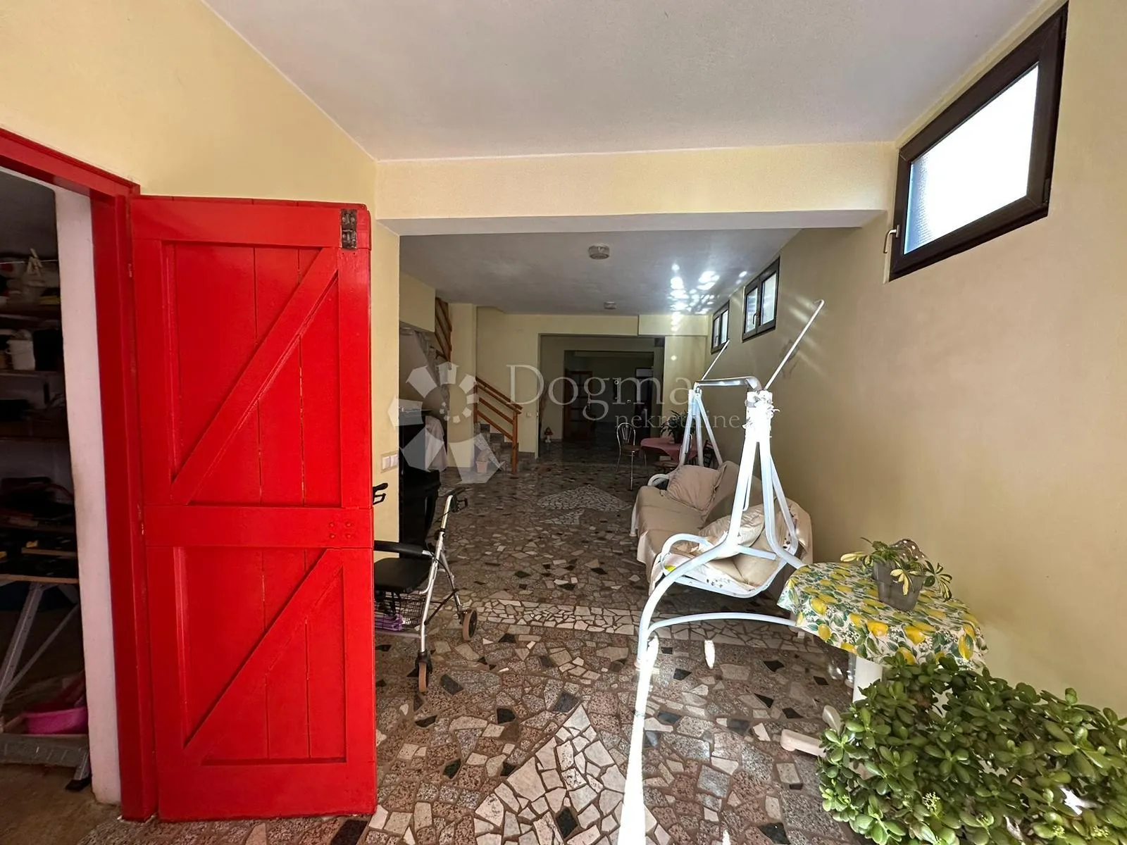apartmanska kuća na 50 metara do mora - slika 52