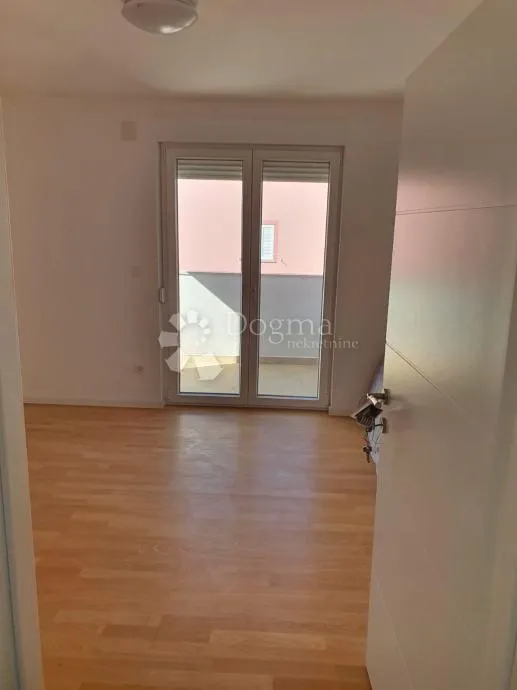 apartman s bazenom malinska - slika 5