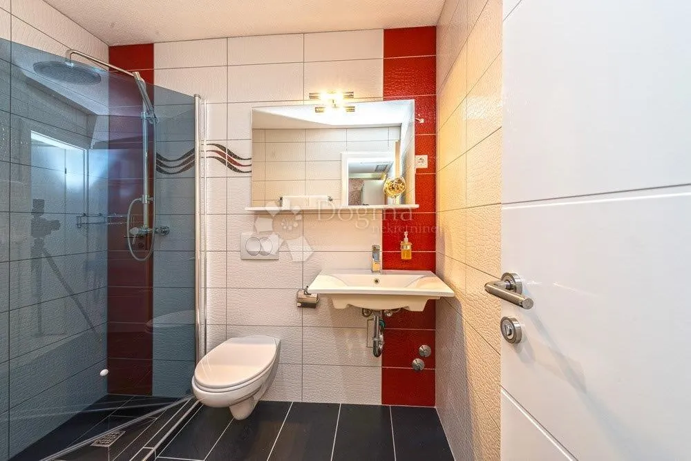 hotel novije gradnje sa 33 sobe u blizini mora - slika 7