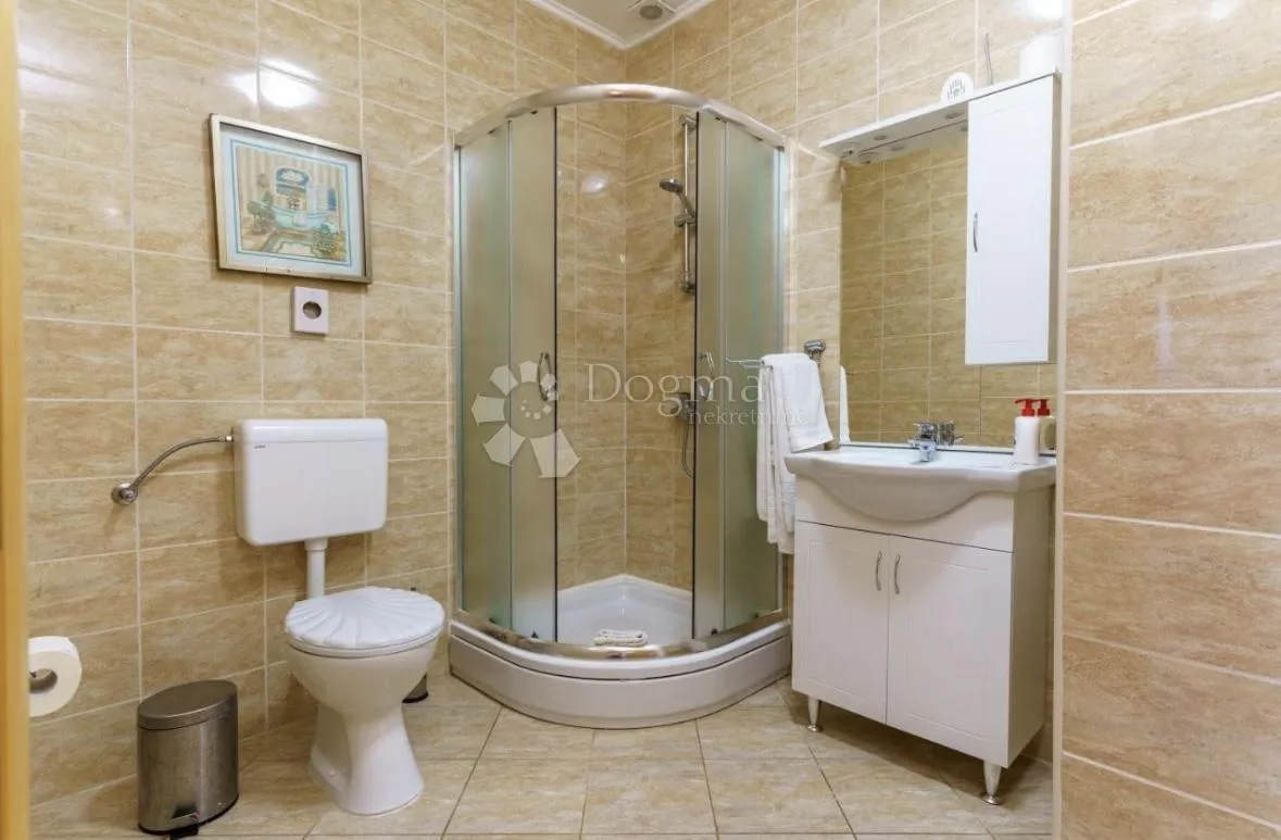 resort u srcu like nadomak plitvica - uhodan posao !!! - slika 29