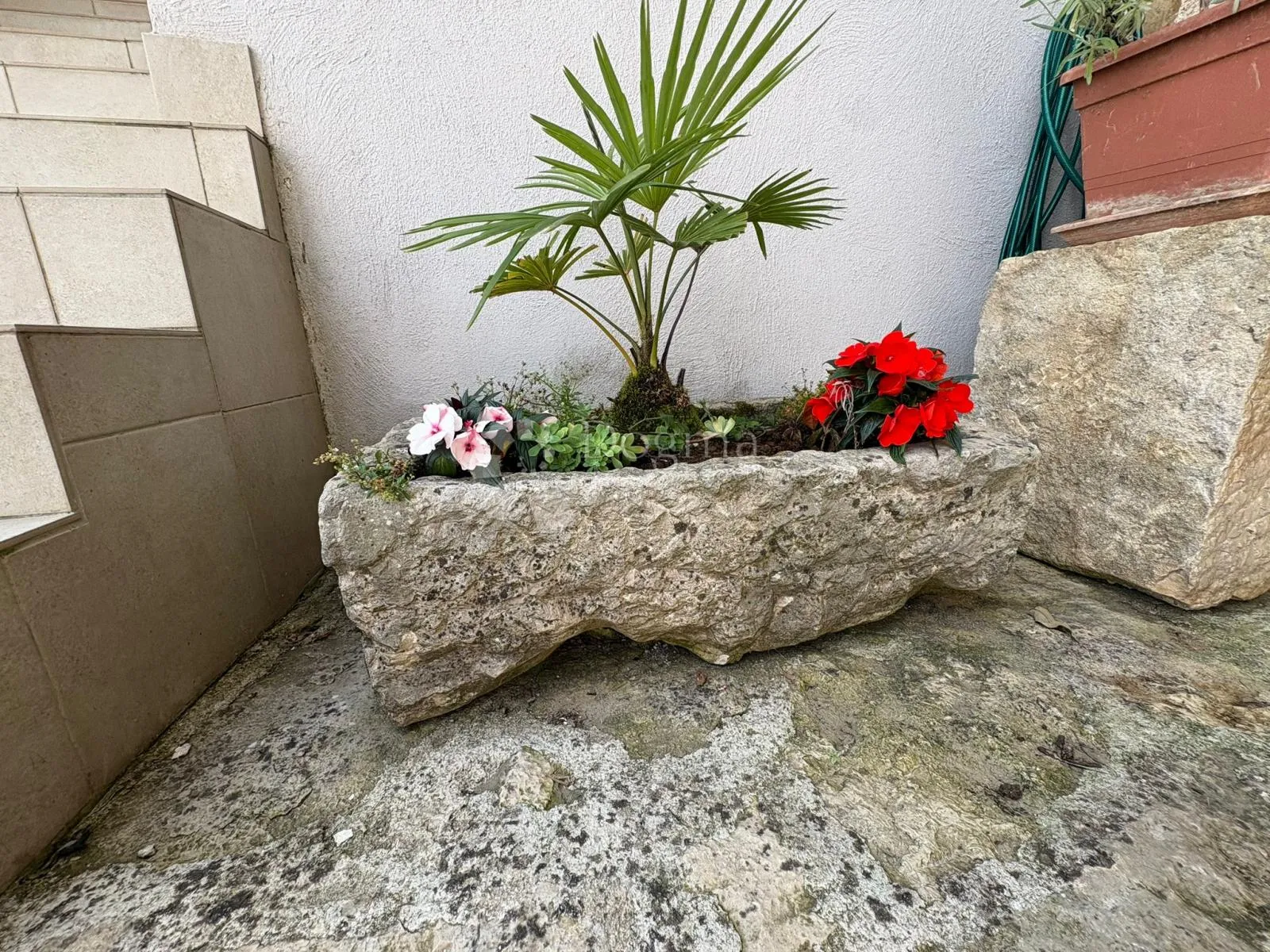 funtana!prilika!uhodana apartmanska kuća na parceli sa velikim potencijalom! - slika 12
