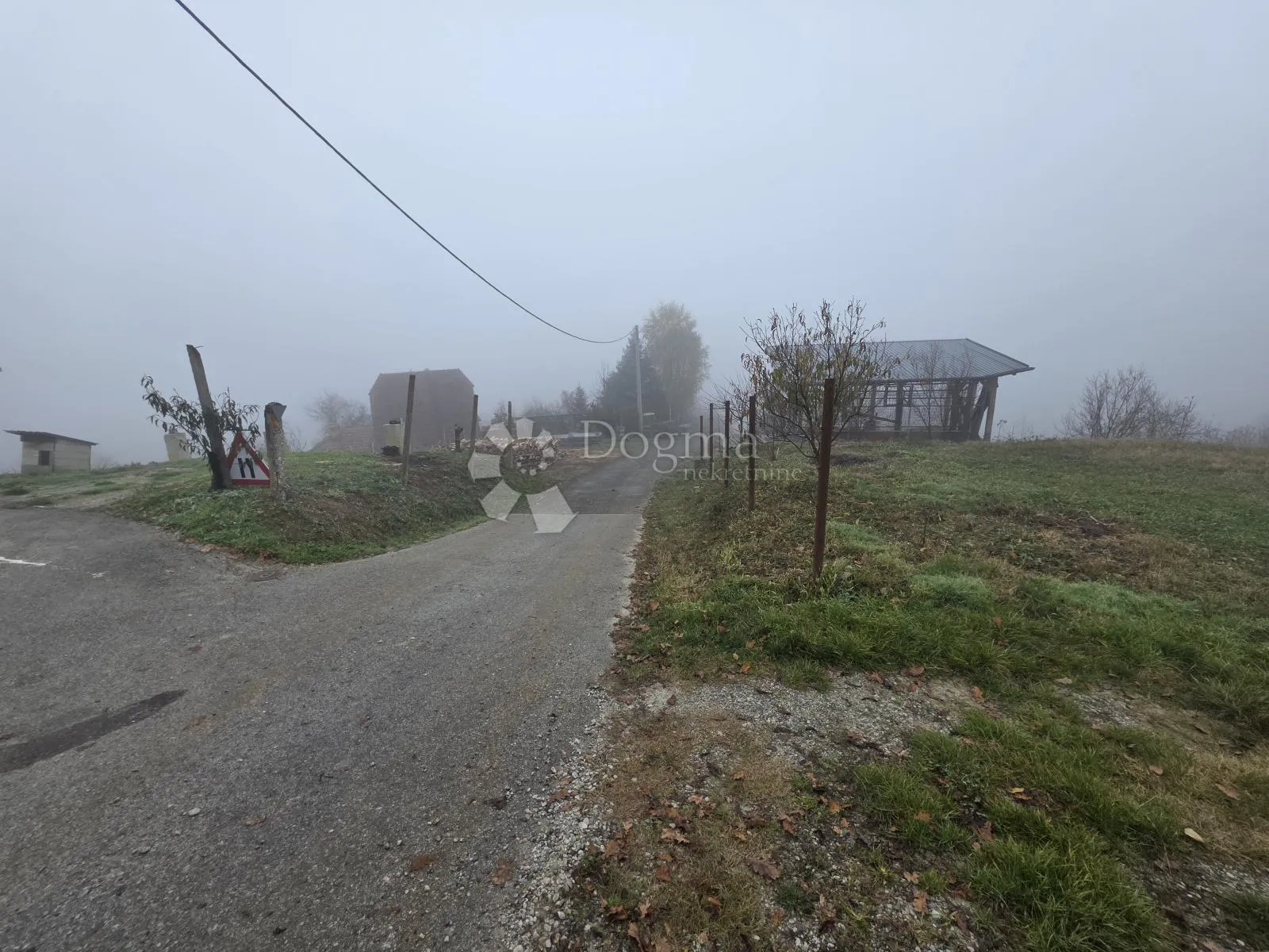 prirodna oaza mira: 435m² zemljišta na brijegu iznad jakovlja - slika 5