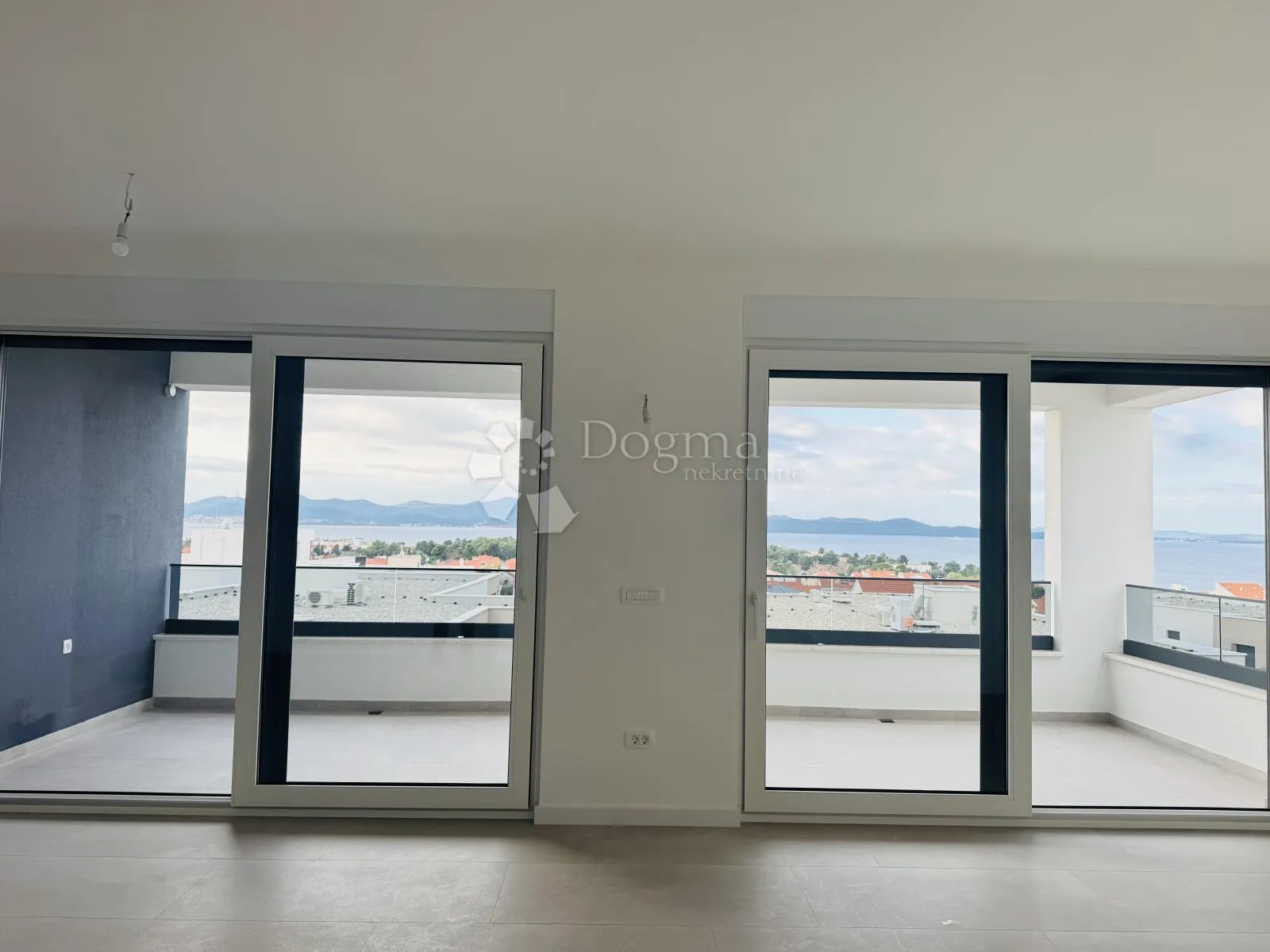 diklovac | penthouse s krovnom terasom, pogled na more - slika 2