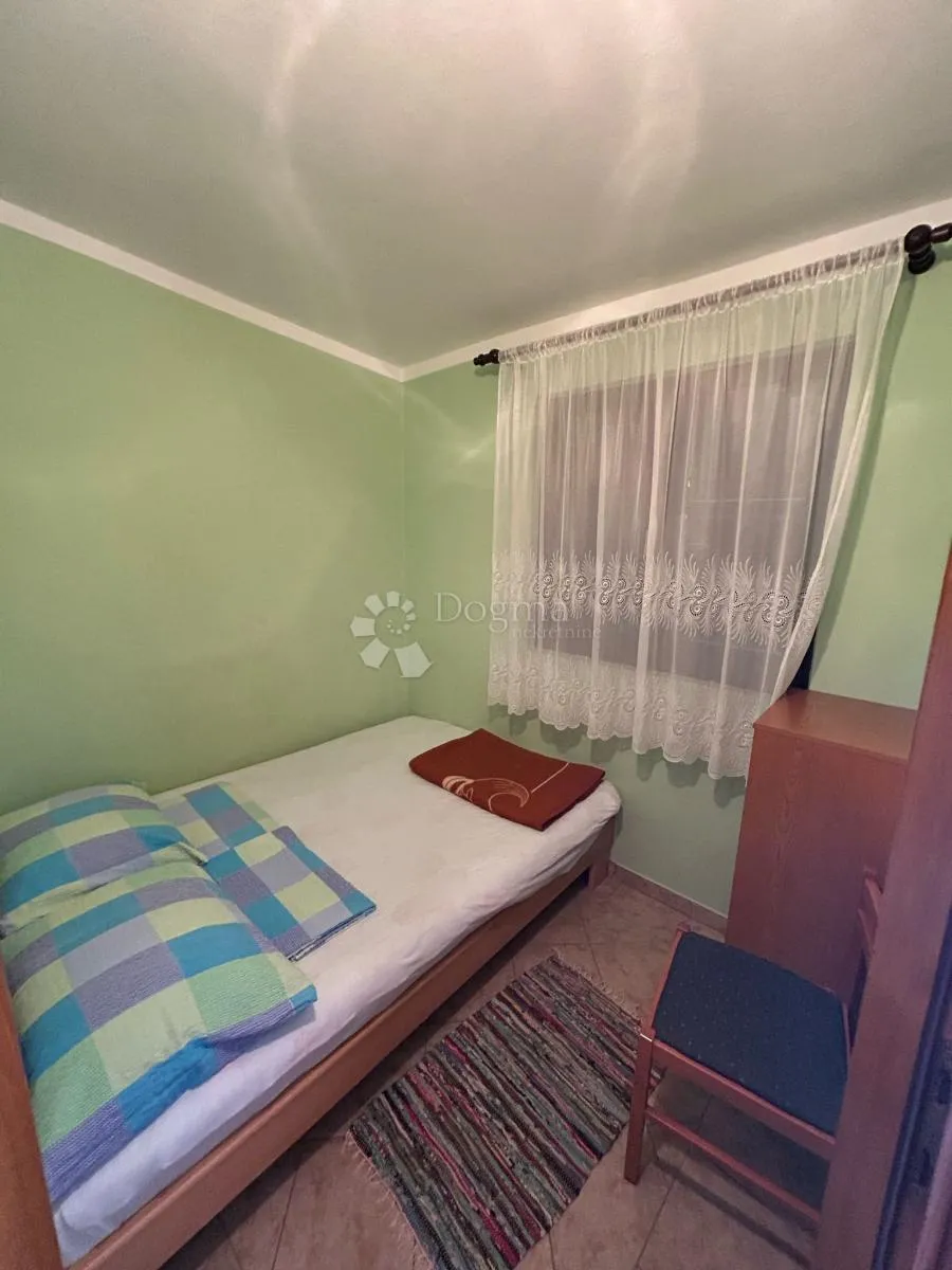 prekrasna kuća s više apartmana, 150 m od mora - slika 14
