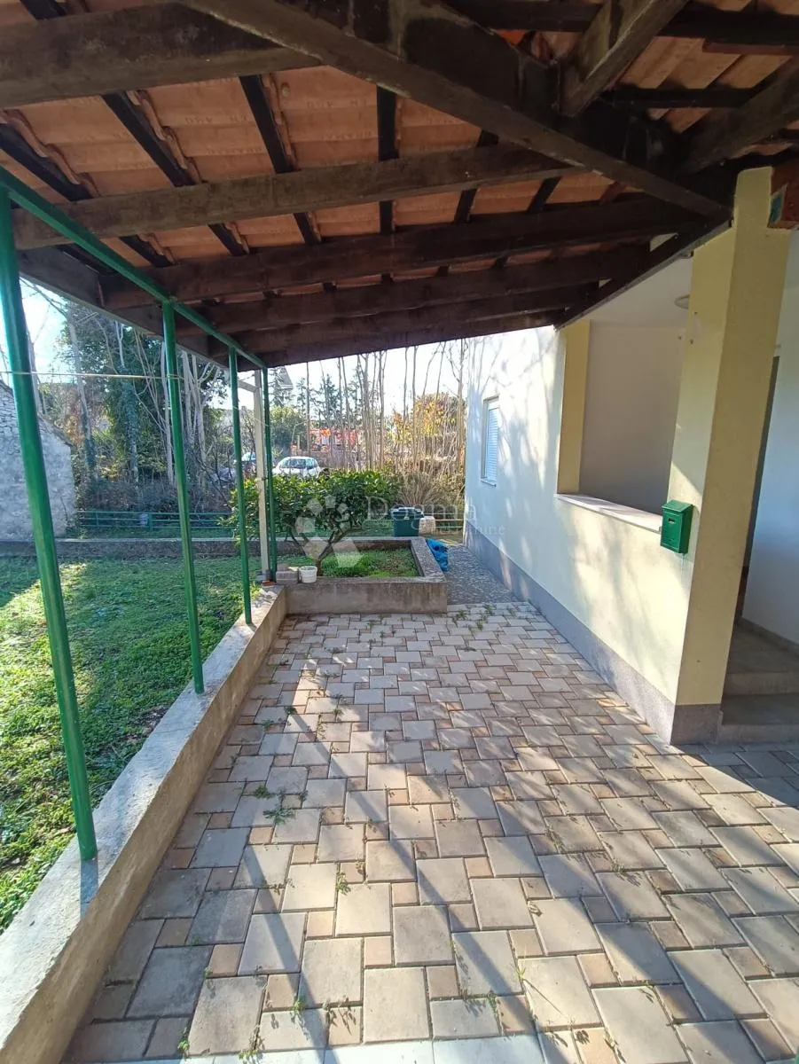 samostojeća kuća na šolti - slika 3