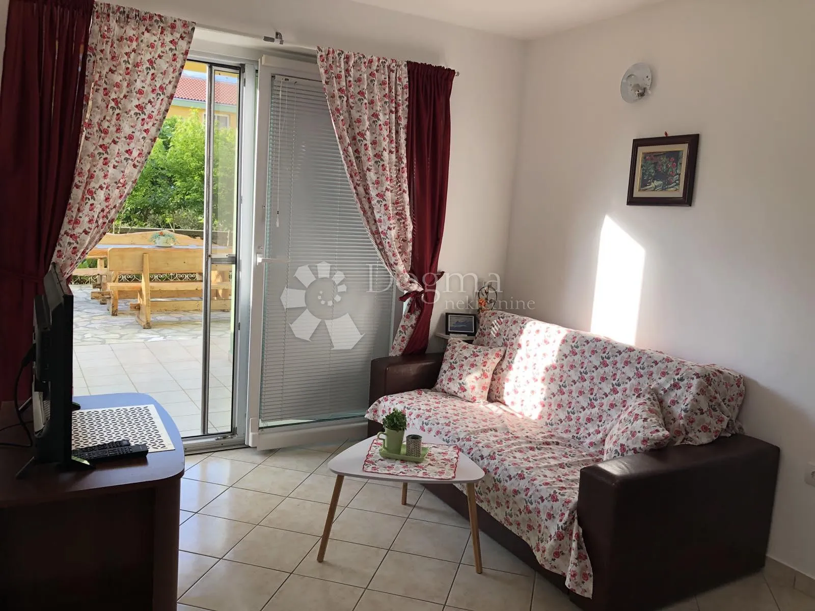 soline apartman u prizemlju - slika 2