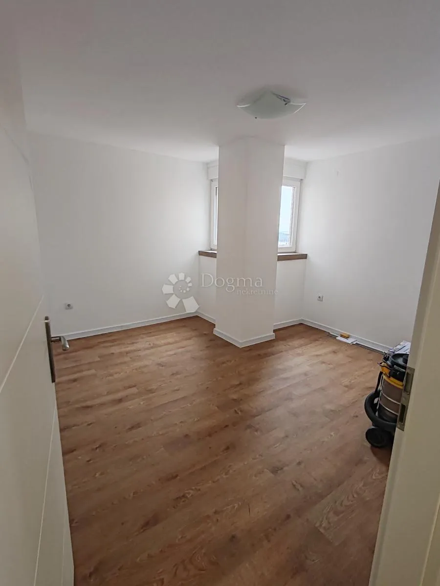 potpuno renoviran stan 62 m2 u šibeniku - baldekin - slika 17