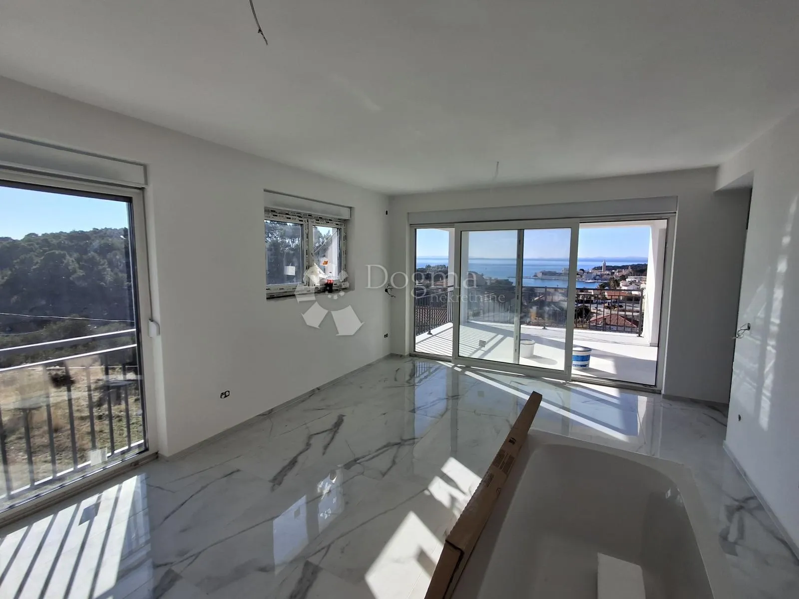 banjol. penthouse sa predivnim pogledom na stari grad - slika 4
