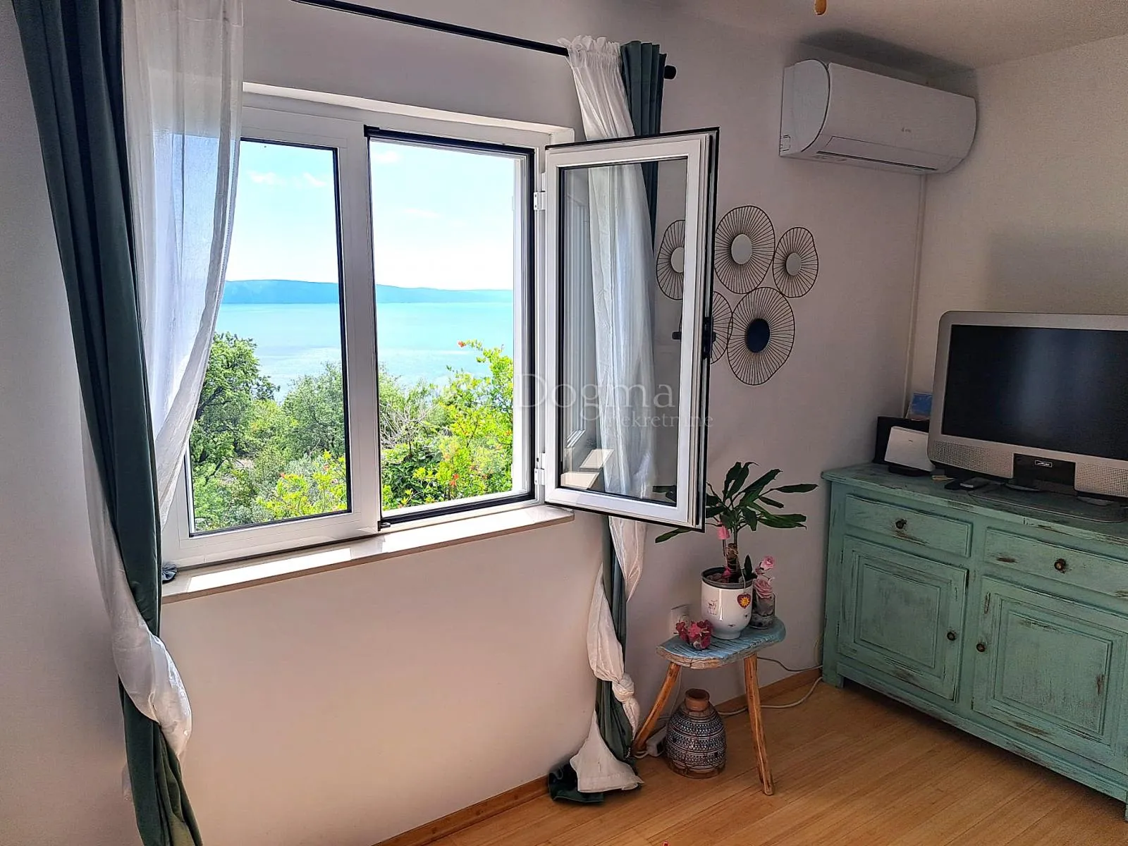 kuća sa panoramskim pogledom i vrtom - slika 10