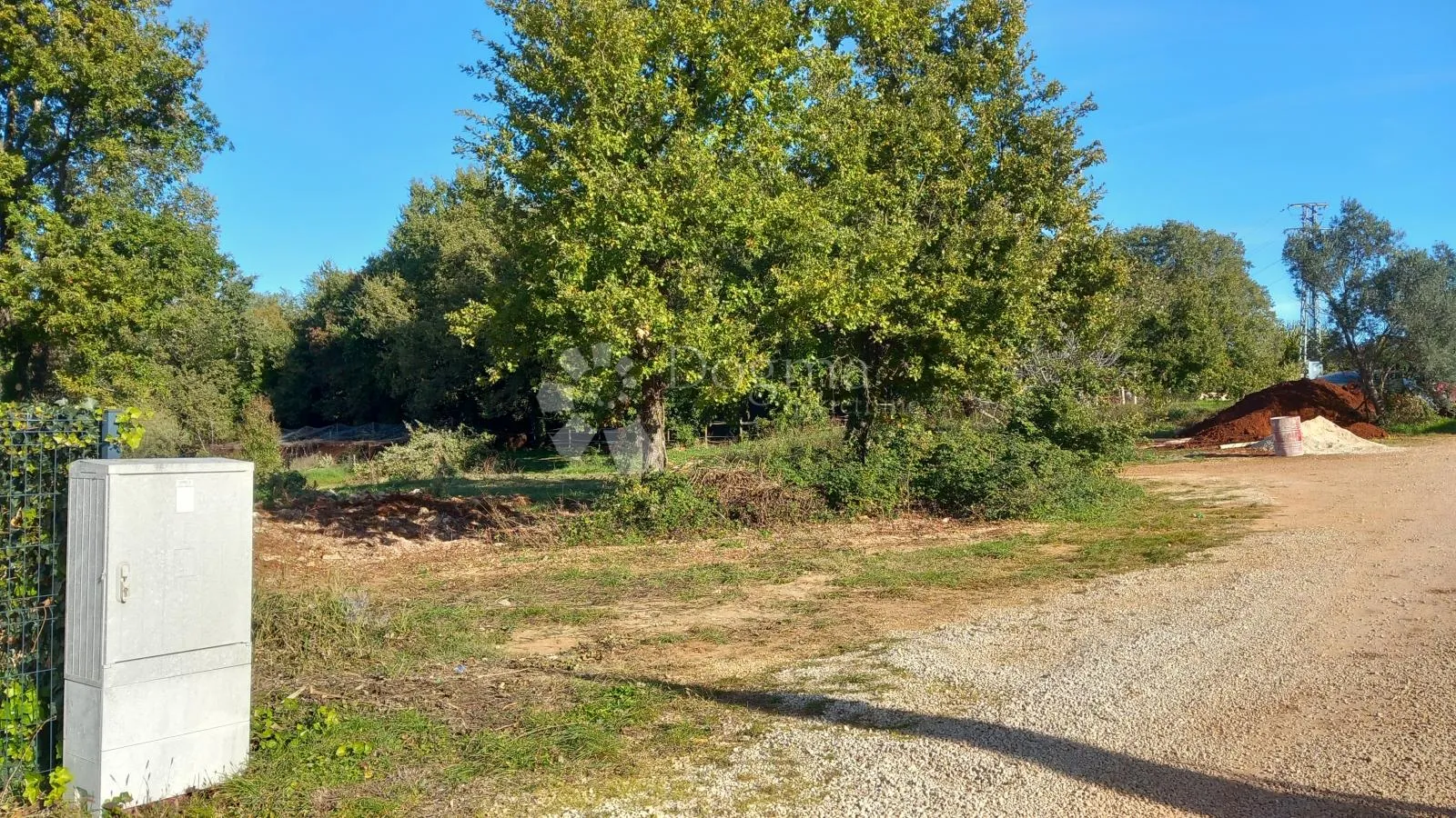 prostrana građevinska parcela s pogledom na more u mirnom susjedstvu - slika 7
